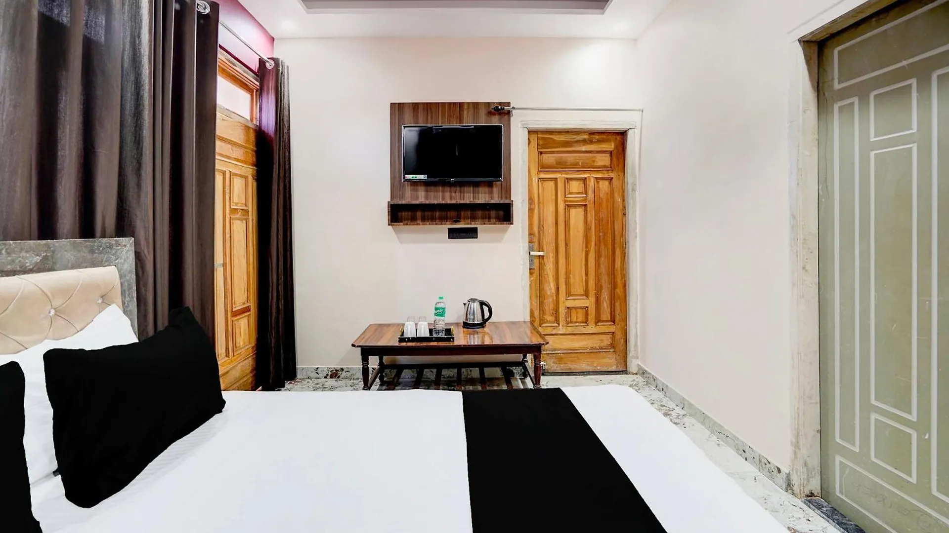 Hotel O Pramod Garden Varanasi