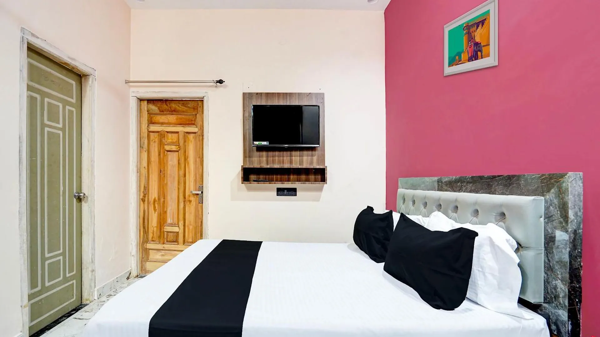 Hotel O Pramod Garden Varanasi 4*,  India